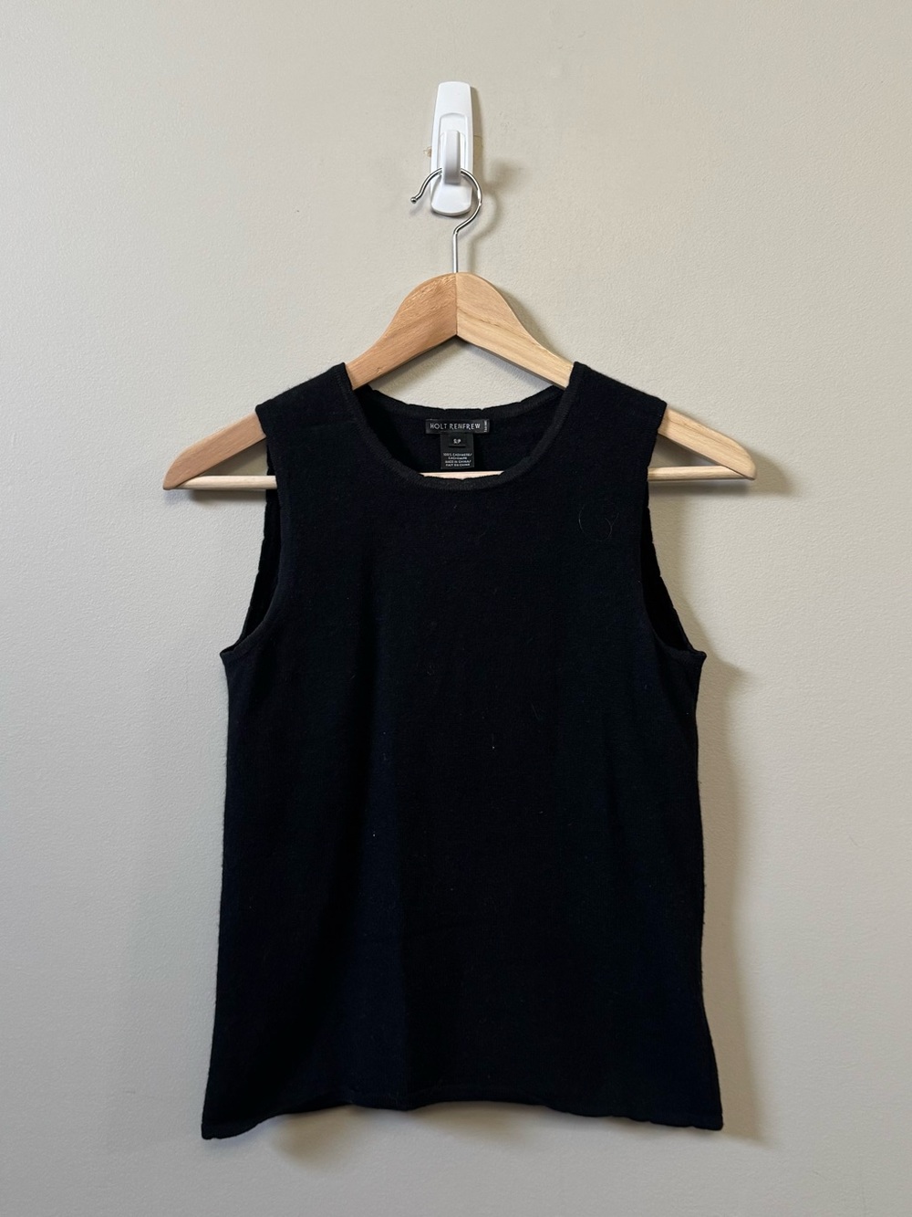 Holt Renfrew 100% Cashmere black scalloped hem tank top